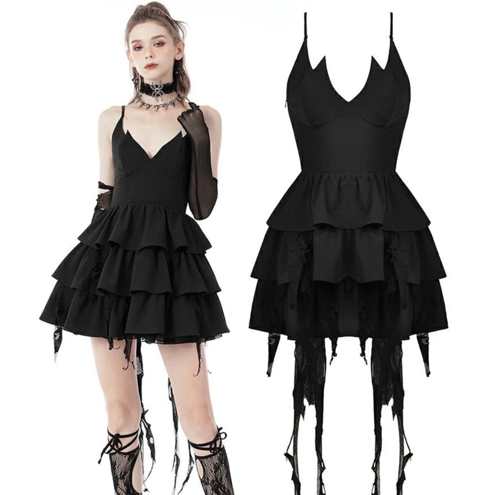 Dark in Love size M, would be a US size small in women’s.